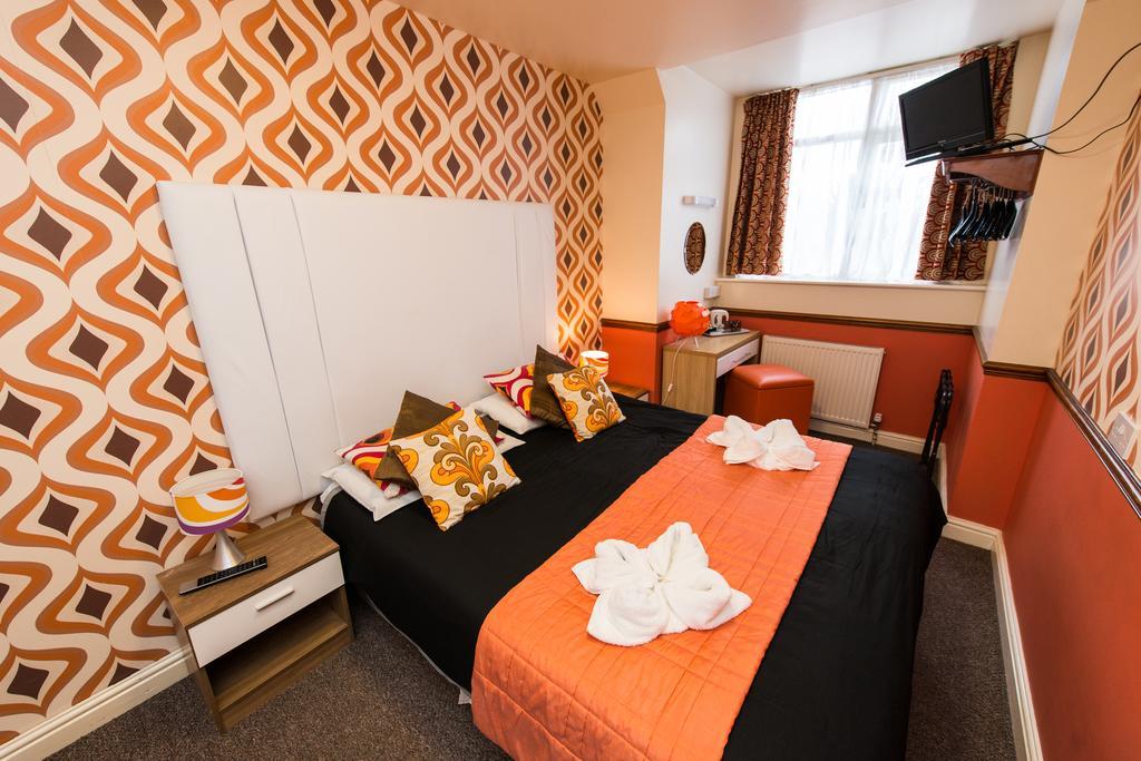 The Scarborough Travel And Holiday Lodge Exterior photo